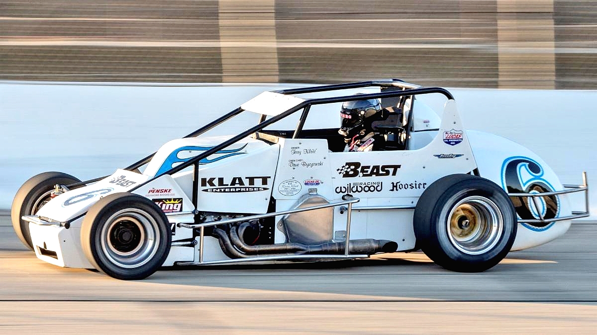 LEARY'S USAC SILVER CROWN PAVEMENT BREAKTHROUGH - Speedway Illustrated News