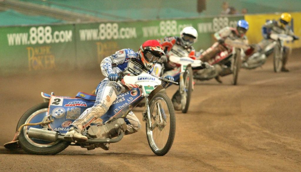 Jason Crump (leading).